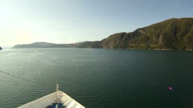 yelkenli ile Norveç Fiyordları