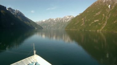 yelkenli ile Norveç Fiyordları