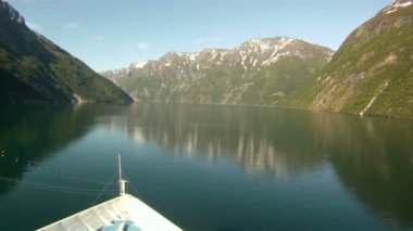 yelkenli ile Norveç Fiyordları