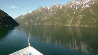 yelkenli ile Norveç Fiyordları
