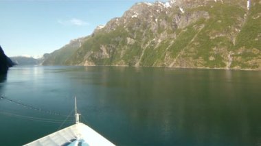 yelkenli ile Norveç Fiyordları