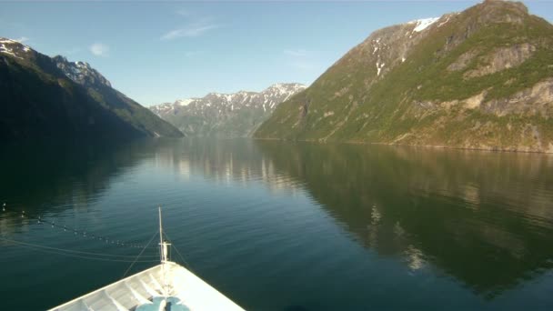 Плавання по фіордів Норвегії — стокове відео