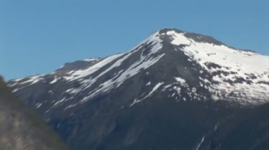 güneşli bir yaz günü - yolcu taşımacılığı - tatil günlerinde Norveç fiyortları yelken