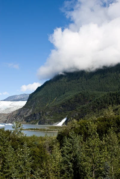 USA alaska - mendenhall Buzulu ve göl — Stok fotoğraf