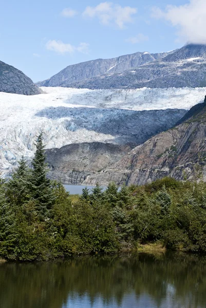 美国阿拉斯加-门登霍尔冰川和湖 — 图库照片