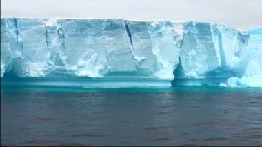 Antártica - bransfield boğaz sekmeli buzdağı