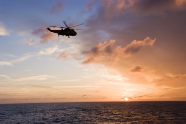 Helikopter silüeti