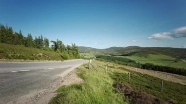 Aberdeenshire, İskoçya, Highlands, İngiltere - 17 Temmuz 2021 Craigievar şatosundan kırsal manzara