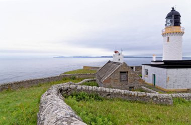 İskoçya 'nın kuzey kıyısındaki Dunnet Head deniz feneri, Caithness, İskoçya, Birleşik Krallık, Avrupa. 19 Temmuz 2021