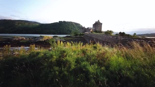Eilean Donan Castle Loch Duich Sunset Dornie Western Highlands Skócia — Stock videók
