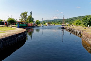Caledonian Kanalı, Fort Augustus, Highland bölgesi, İskoçya, İngiltere, Avrupa 'ya kilitlenir. 20 Temmuz 2021