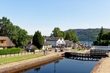 Caledonian Kanalı, Fort Augustus, Highland bölgesi, İskoçya, İngiltere, Avrupa 'ya kilitlenir. 20 Temmuz 2021