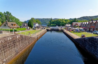 Caledonian Kanalı, Fort Augustus, Highland bölgesi, İskoçya, İngiltere, Avrupa 'ya kilitlenir. 20 Temmuz 2021