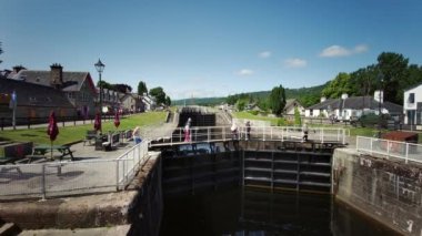 Caledonian Kanalı, Fort Augustus, Highland bölgesi, İskoçya, İngiltere, Avrupa 'ya kilitlenir. 20 Temmuz 2021
