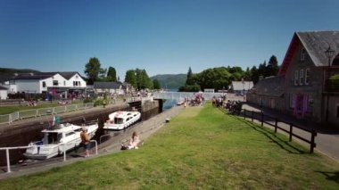 Caledonian Kanalı, Fort Augustus, Highland bölgesi, İskoçya, İngiltere, Avrupa 'ya kilitlenir. 20 Temmuz 2021