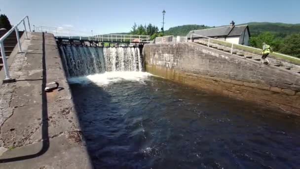 Fechaduras Canal Caledônia Fort Augustus Região Das Terras Altas Escócia — Vídeo de Stock
