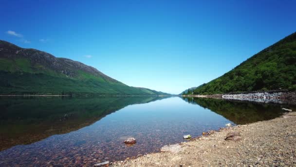 Loch Lochy カレドニア運河 ハイランド スコットランド イギリス スコットランドのロッホ ロシー Lochaber Highland — ストック動画