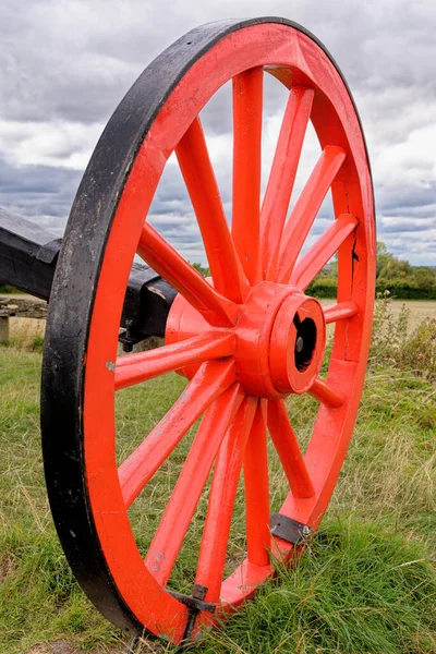Vintage - Wooden Wagon Wheel 'in Detayları - Pitstone Windmill, Ivinghoe, Hertfordshire, İngiltere, Birleşik Krallık
