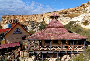 Malta - Anchor Bay 'deki Temel Reis Köyü - Sweethaven Village. 1 Şubat 2016