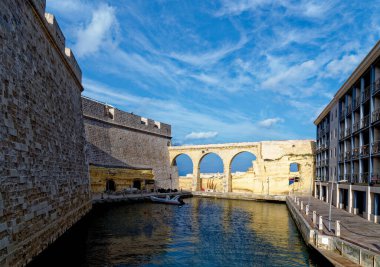 Malta 'nın başkenti Marsamxett Harbour ve Valletta' nın görüntüsü - 2 Şubat 2016