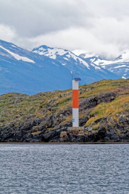 Ushuaia yakınlarındaki dağlar ve Beagle Kanalı, Tierra del Fuego, Arjantin