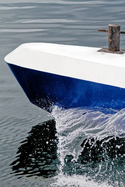 Loď Vlna Oceán Stopy Modrém Moři Sladké Vody Pozadí Hluboký — Stock fotografie