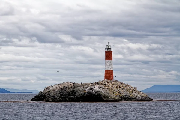 Les Eclaireurs Lighthouse ไฟท เฮาส ดของโลก ในช Beagle ใกล Ushuaia — ภาพถ่ายสต็อก