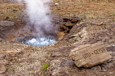 Haukadalur Blesi Geysir - Altın Çember - İzlanda. Avrupa Seyahat Varış Yeri - Adanın en ünlü manzaraları. 22.07.2012