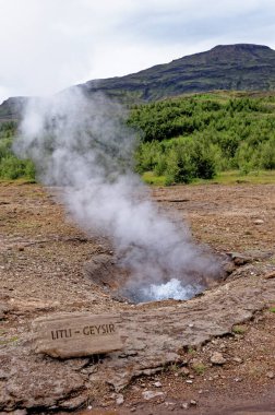 Haukadalur Blesi Geysir - Altın Çember - İzlanda. Avrupa Seyahat Varış Yeri - Adanın en ünlü manzaraları. 22.07.2012