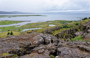 İzlanda - Thingvellir Ulusal Parkı - UNESCO Dünya Mirası Alanı - Kuzey Amerika ve Avrupa plakalı iki tektonik levhanın ayrılması - Altın Çember. 22.07.2012