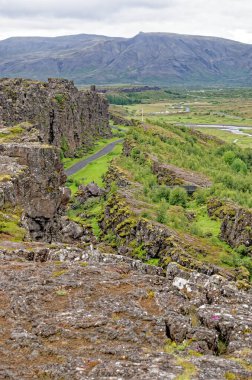 İzlanda - Thingvellir Ulusal Parkı - UNESCO Dünya Mirası Alanı - Kuzey Amerika ve Avrupa plakalı iki tektonik levhanın ayrılması - Altın Çember. 22.07.2012