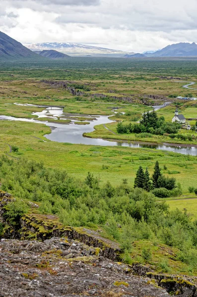 İzlanda - Thingvellir Ulusal Parkı - UNESCO Dünya Mirası Alanı - Kuzey Amerika ve Avrupa plakalı iki tektonik levhanın ayrılması - Altın Çember. 22.07.2012