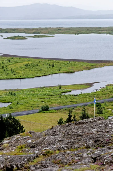 İzlanda - Thingvellir Ulusal Parkı - UNESCO Dünya Mirası Alanı - Kuzey Amerika ve Avrupa plakalı iki tektonik levhanın ayrılması - Altın Çember. 22.07.2012