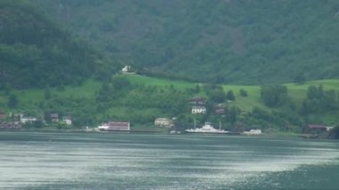 UNESCO - Naeroyfjord - Norveç 'in Flam ve Gudvangen arasındaki Sognefjord' un en büyük ve güzel kolu.