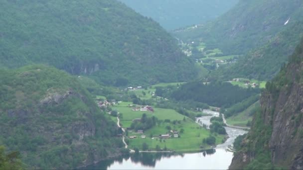 Utsikt Nedför Sognefjord Mellan Bergen Och Flm Norge Flam Sognefjorden — Stockvideo