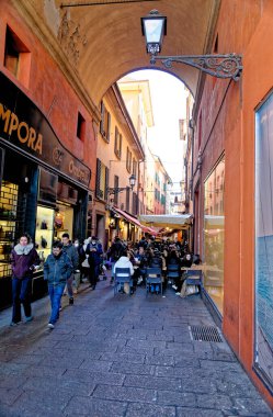 Bologna eski kasabası. İtalya 'nın Bologna kentindeki eski bir kasaba (Centro Storico) manzarası. 5 Mart 2022