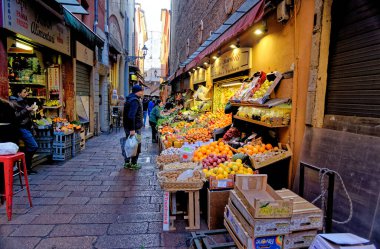 Bologna eski kasabası. İtalya 'nın Bologna kentindeki eski bir kasaba (Centro Storico) manzarası. 5 Mart 2022
