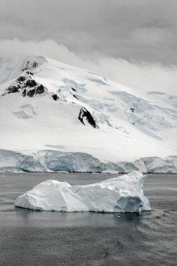 Antarktika - Antarktika Yarımadası. İklim Değişimi - Küresel Isınma. Yüzen Buz Parçaları