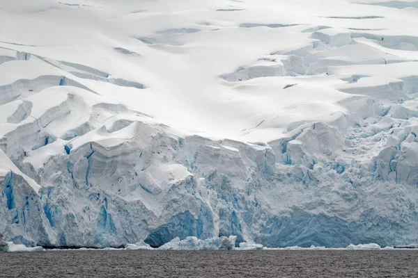 在南极洲巡航南极半岛 帕尔默群岛 诺伊迈尔海峡 全球变暖的童话景观 — 图库照片