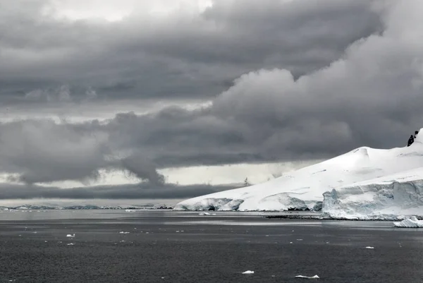 在南极洲 南极半岛 帕尔默群岛巡航 纽迈耶频道全球变暖 美丽的风景 — 图库照片