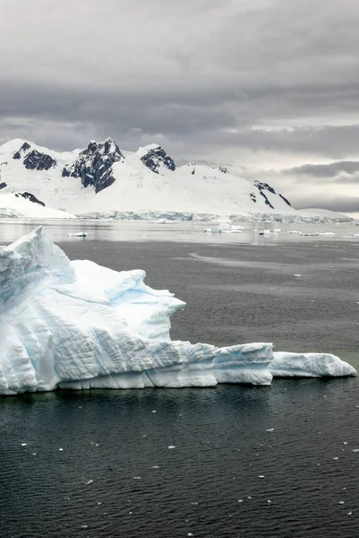 Antarktika - Antarktika Yarımadası. İklim Değişimi - Küresel Isınma. Yüzen Buz Parçaları