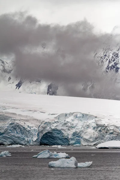 Hajókázás Antarktiszon Antarktisz Félsziget Palmer Szigetcsoport Neumayer Csatorna Globális Felmelegedés — Stock Fotó