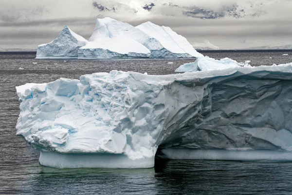 Antarktyda Półwysep Antarktyczny Zmiany Klimatu Globalne Ocieplenie Kawałki Pływającego Lodu — Zdjęcie stockowe