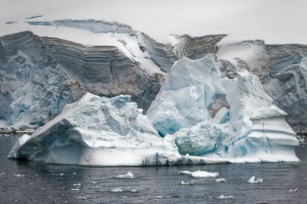 Ανταρκτική Ανταρκτική Χερσόνησο Κλιματική Αλλαγή Υπερθέρμανση Του Πλανήτη Κομμάτια Επιπλέοντος — Φωτογραφία Αρχείου