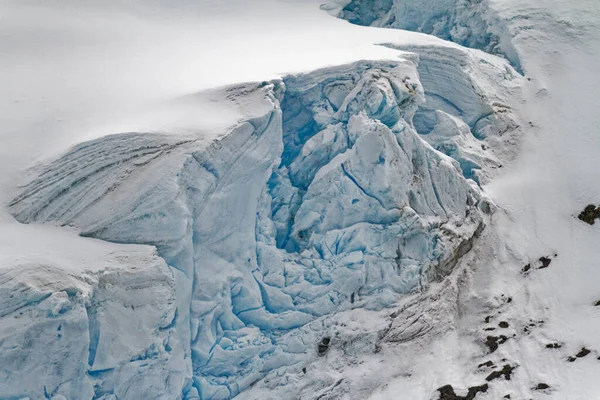 南極大陸 形状とテクスチャーの氷山 非常にクローズ アップ — ストック写真