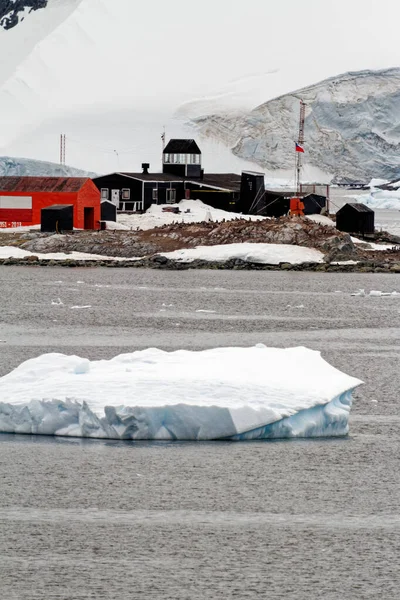 Antarktika Nın Cennet Körfezi Ndeki Waterboat Point Teki Şili Stasyonu — Stok fotoğraf