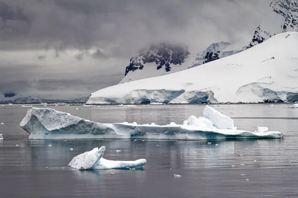 Kryssning Antarktis Antarktis Palmer Skärgård Neumayer Channel Global Uppvärmning Sagolandskap — Stockfoto