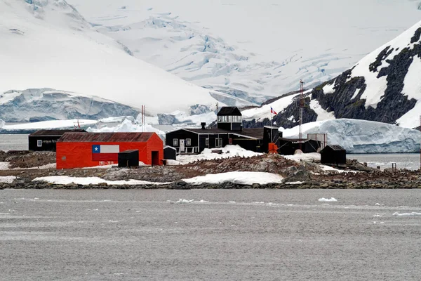 View Chilean Station Gonzales Videla Antarctic Mainland Waterboat Point Paradise ストックフォト