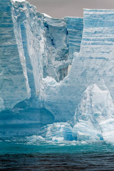 Antarctica Antarctisch Schiereiland Palmer Archipel Neumayer Channel Aardopwarming Sprookjeslandschap Tabelijsberg — Stockfoto