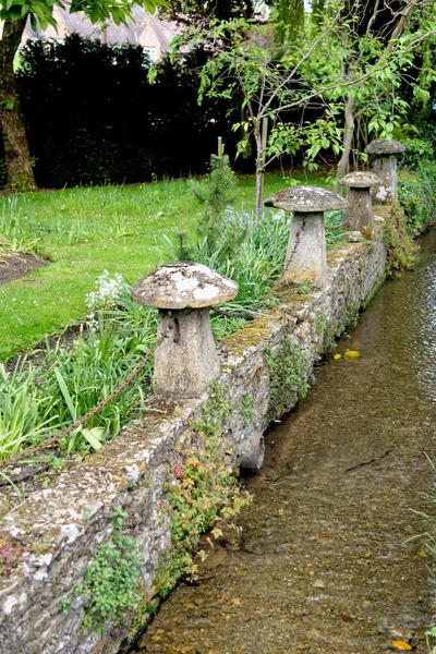 View River Windrush Summer Afternoon Cotswold Village Bourton Water Gloucestershire — 图库照片